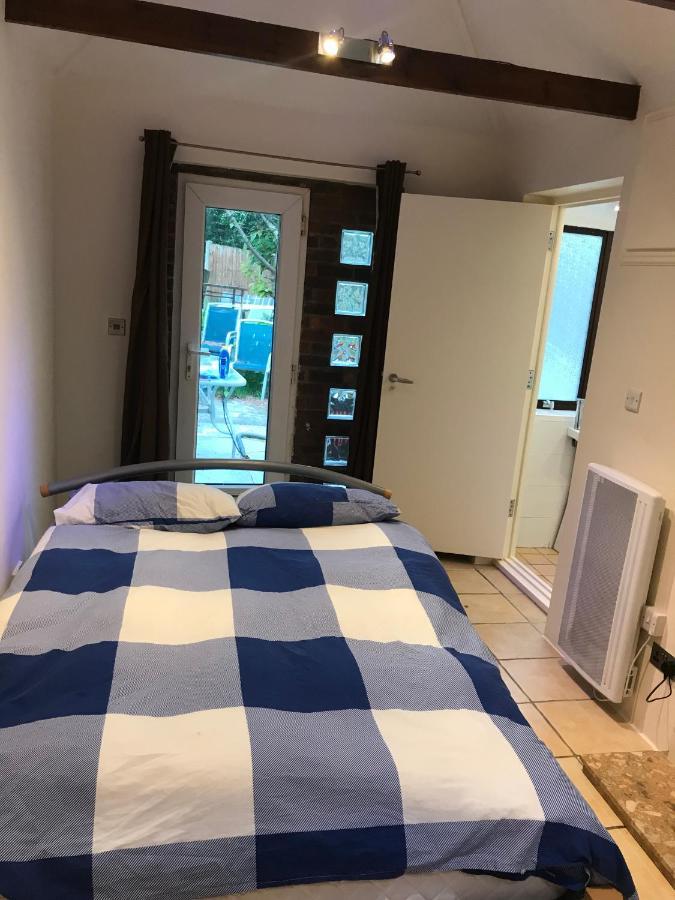 Self Contained Annex Villa บอร์นมัธ ภายนอก รูปภาพ